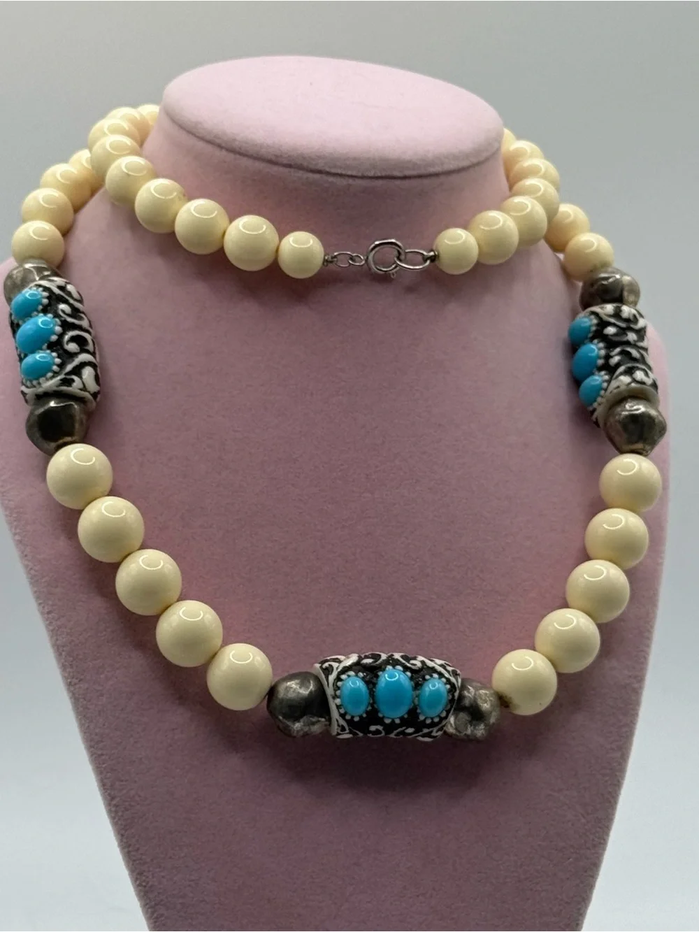Beaded Cream and Turquoise Accent Necklace - Brand Unknown